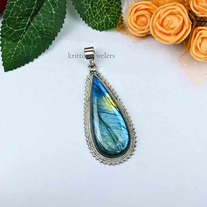 Pendentif en argent sterling 925 de style bohème avec pierre précieuse labradorite naturelle de forme poire sertie en bélière, pierre précieuse à feu bleu pour enfants - Product Image 4
