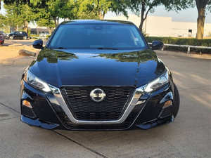 Nissan Altima 2.5 SV 2021/2022 Seminuevo, Sedán de 4 Puertas - Product Image 2