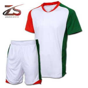 Maillot de football uni t-shirt hommes personnalisé football uniforme Style Sportswea Design fabriqué au Pakistan - Product Image 2