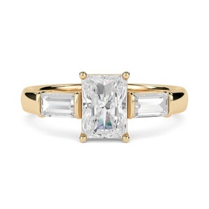 Bague trilogie élégante et éclatante à taille baguette, diamant de laboratoire de 0,50 ct en platine - Product Image 2
