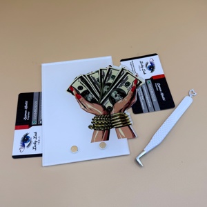 LUCKY LASH TILES - Soporte para Pestañas Blanco de Gran Venta, con Logotipo Personalizado, de Acrílico Sostenible, con Imanes para Pinzas - Product Image 1