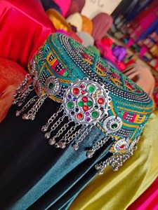 Pasador de Pelo Afgano Hecho a Mano, Vintage, Tradicional, Étnico Pashtun, con Bordado de Flores - Product Image 4