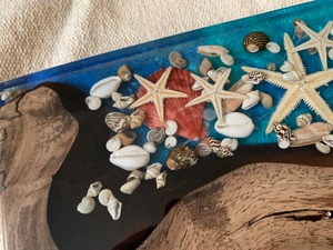 Tabla de Cortar de Madera y Resina con Tema Oceánico Hecha a Mano para Restaurantes, Hoteles, Cafeterías, Decoración del Hogar y Ocasiones Especiales para Regalos - Product Image 3