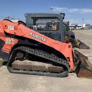 Cargador de oruga compacto Kubota 2016, máxima potencia y precisión en un diseño resistente - Product Image 1