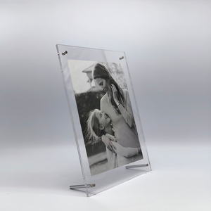 Cadre photo acrylique économique 2025 avec aimant pour un affichage facile | Optimal pour des affichages attrayants dans les milieux de vente au détail - Product Image 3