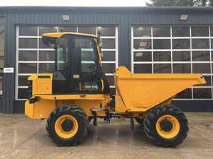 Volquete de Obra con Cabina JCB 6T-2 de 6 Toneladas – 55 kW DieselMAX, Cabina ROPS/FOPS, Descarga Frontal/Giratoria, Carga Útil de 6000 kg - Product Image 2