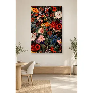 Impression sur toile de fleurs rouges et oranges dans le jardin nocturne de Fida - Product Image 2