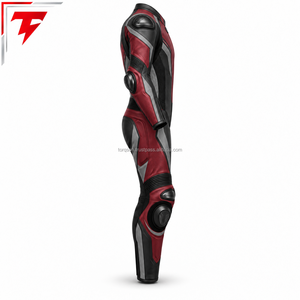 Combinaison de moto offrant des matériaux respirants, une mobilité flexible et une protection fiable pour les motards lors de la conduite sur route et sur circuit. - Product Image 5