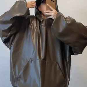 เสื้อฮู้ดดี้ทรงโอเวอร์ไซส์ แบรนด์ Sports World ผลิตจากหนังคุณภาพสูง 100% ระบายอากาศได้ดี เหมาะสำหรับฤดูหนาว คอตั้ง ทรงหลวม ใส่ได้ทั้งชายและหญิง สีพื้น - Product Image 2