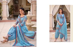 Estampado y bordado en seda Marlin y parte inferior de estilo afgano en seda romana con conjunto dupatta Kurti - Product Image 5