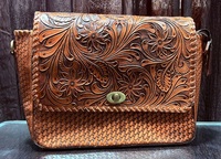 Tas Selempang Kulit Asli Buatan Tangan Wanita dengan Desain Bunga Ukiran Tangan, Tas Vintage Karya Seniman, Custom