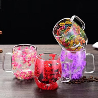 Gelas Kopi Dinding Ganda Grosir dengan Bunga Kering, Mug Susu Jus Kaca Transparan Terisolasi dengan Bunga di Dalamnya