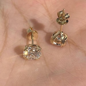 Boucles d'oreilles clous en diamant rond de 1 carat cultivé en laboratoire, or massif 14 carats, diamant rond taille brillant, boucles d'oreilles à fermoir poussoir, forme circulaire, port quotidien - Product Image 6