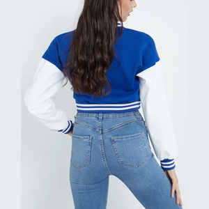 Veste de baseball pour femme, orange et blanche, style varsity, avec lettre B brodée sur le devant, manches longues, longueur courte - Product Image 5