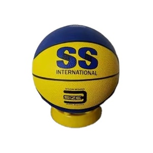 Basket-ball en cuir imprimé avec logo personnalisé de meilleure qualité Super Grip en caoutchouc dans les tailles 3 4 5 pour l'entraînement sportif - Product Image 2