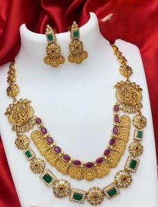 Conjunto de collar con acabado mate de latón de templo tradicional de excelente calidad con pendientes para fiesta de mujer, boda y fiesta - Product Image 2