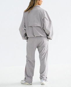 Vente en gros 100% coton Survêtement surdimensionné à épaules tombantes pour femmes Sweat à capuche zippé et pantalon évasé Ensemble de jogging personnalisé pour femmes - Product Image 4