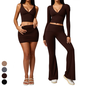 Vente en gros d'ensembles de yoga décontractés pour femmes vêtements d'entraînement à séchage rapide hauts de sport en V profond - Product Image 3