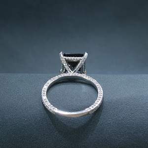 Anillo de compromiso de Halo oculto de corte redondo y princesa negra para mujer - Product Image 5