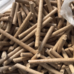 Pellets de Biomasa de Pino de Larga Duración, Diseñados para Sistemas de Calefacción a Gran Escala y Entornos con Demanda de Energía Continua - Product Image 1