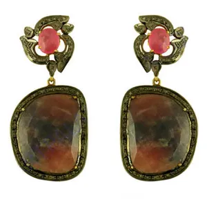 Boucles d'oreilles pendantes vintage pour femme en plaqué or 22 carats avec pierre sertie closée - Product Image 1