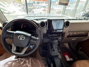 TOYOTA LANDCRUISER PICKUP 79 DOUBLE CABIN 4.5L V8 DISPONIBLE 2023 UTILISÉ - Product Image 5