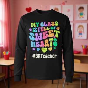 Maglietta a Maniche Lunghe per Insegnanti 3K con Design 'La Mia Classe è Piena di Innamorati' per San Valentino, Prodotto Promozionale - Product Image 3
