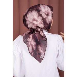 Écharpe carrée en mousseline rose pâle, série à motifs de fleurs Lotuf - Product Image 3
