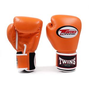 Gants de boxe jumeaux personnalisés professionnels à prix de gros, nouveau design, fabrication sur mesure, gants de sparring durables - Product Image 1