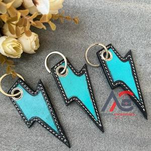 Llaveros de cuero tallados a mano, llaveros de cuero con forma exótica bonita, accesorios de cuero, llaveros bonitos para unisex - Product Image 1