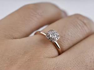 Bague de fiançailles en or massif 14K VS1 Lab Grown Halo Solitaire avec diamant blanc Bague de mariage avec accents en or rose - Product Image 6