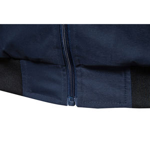 Chaqueta bomber de satén personalizada para hombre, venta al por mayor, estilo informal, cierre de cremallera, logotipo bordado, ropa de calle impermeable para invierno - Product Image 4