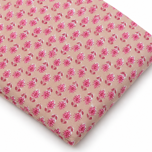 Tissu en voile de coton peigné léger imprimé à la main Pinksa Fashion, motif feuillage jaune et bleu, 90 GSM, Rajasthan - Product Image 2