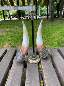 Juego de soporte y Cuerno para beber vikingo tradicional Taza de estilo nórdico para eventos de fantasía de hidromiel o decoración histórica - Product Image 5