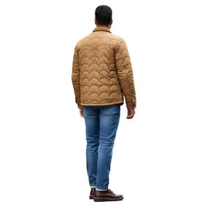 Chaqueta acolchada clásica para hombre diseñada para la comodidad y la durabilidad, ideal para viajes, trabajo o moda callejera diaria - Product Image 3