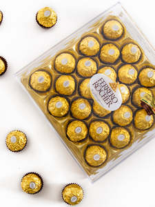 Ferrero Rocher T3แพ็คของขวัญช็อกโกแลตเฮเซลนัทเกรดพรีเมียมแบบเวเฟอร์กรอบที่เต็มไปด้วยนัทเทลล่าครีมและถั่ว - Product Image 3