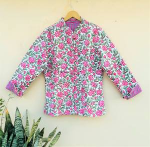 Abrigos estilo bohemio para mujer Chaqueta reversible vintage de algodón puro con botón más cerca Bloque hecho a mano Impreso Diseño acolchado - Product Image 1