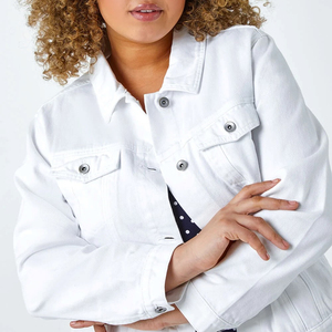 Veste en jean blanche de haute qualité pour femmes, chemise à manches longues surdimensionnée, veste en jean pour femmes élégante - Product Image 3