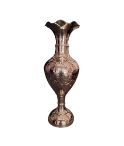 Taille personnalisée Gravé Pot De Fleur Antique Indien Décor Nakkashi Travail Pour La Décoration De La Maison Faveur De Mariage Pot De Fleur En Métal. - Product Image 3