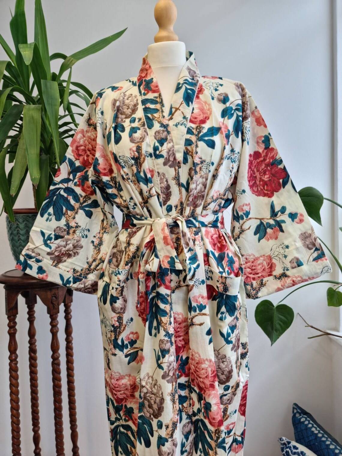 เช่นเดียวกับภาพ