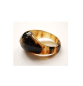 Encantador anillo de servilleta de resina hecho a mano perfecto para hogares modernos que buscan una mezcla de elegancia, creatividad y diseño premium - Product Image 6