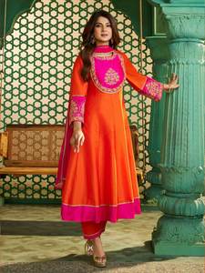 Robe Anarkali / Salwar Suit Kurti de style actrice de série télévisée pour femmes musulmanes, à prix raisonnable, pour porter pendant l'Aïd et le mois de Ramadan. - Product Image 2