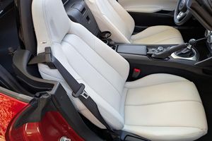 MAZDA MX-5 MIATA GRAND TOURING 2021 d'occasion, conduite à gauche/droite - Product Image 2