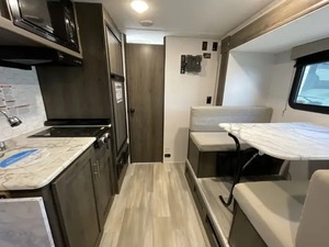 C-o-a-c-h-m-e-n VIKING ULTRA-LITE 17FQS d'occasion 2022 à vendre - Product Image 2