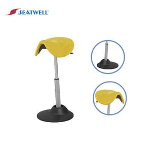 Cherchez des tabourets de bar jaunes à bascule pour comptoir - Product Image 1