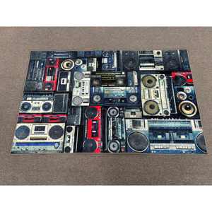 Tapis imprimé rétro avec motif de cassette audio pour la décoration de la salle de jeux des hommes, du bureau ou de la maison, tapis fin non tissé - Product Image 1
