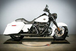 Motocicleta de Turismo Nueva Harley-Davidson Road King 107ci con Motor V-Twin de Alto Rendimiento, Lista para Envío Mundial - Product Image 5