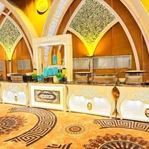 Contadores de catering LED de acero inoxidable de primera calidad Soluciones de exhibición de buffet modernas duraderas y personalizables King - Product Image 1