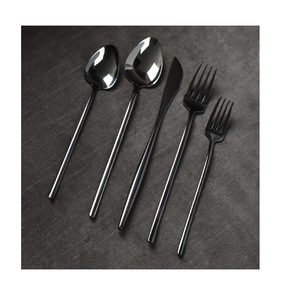 Ensemble de couverts noir mat ensemble de couverts en acier miroir cuillère fournisseur de gros ensemble de couverts de mariage de luxe en vrac moderne - Product Image 5