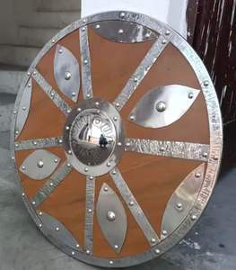 Adorable bouclier Viking bouclier rond en bois Halloween pour la décoration intérieure avec des éclairs accrocheurs - Product Image 2